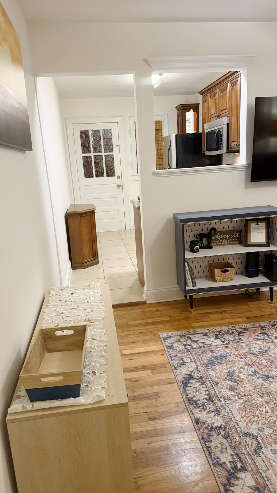 kitchen has tiled flooring