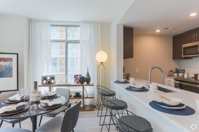 CHARMING 1 BED/1 BATH APARTMENT IN DOWNTOWN BETHESDA